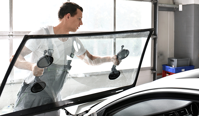 3 Reasons Why You Should Leave Windshield Replacement to the Professionals