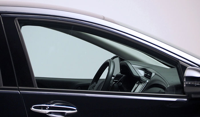 Here’s What to Expect With a Car Side Window Replacement
