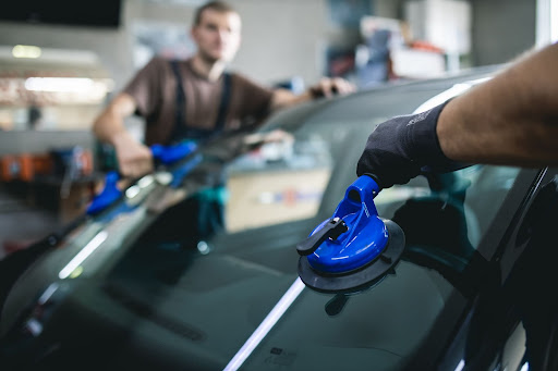 Choosing a Utah Windshield Replacement Service