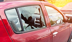 Car-Side Window Emergencies: Rapid Response and Repair Solutions